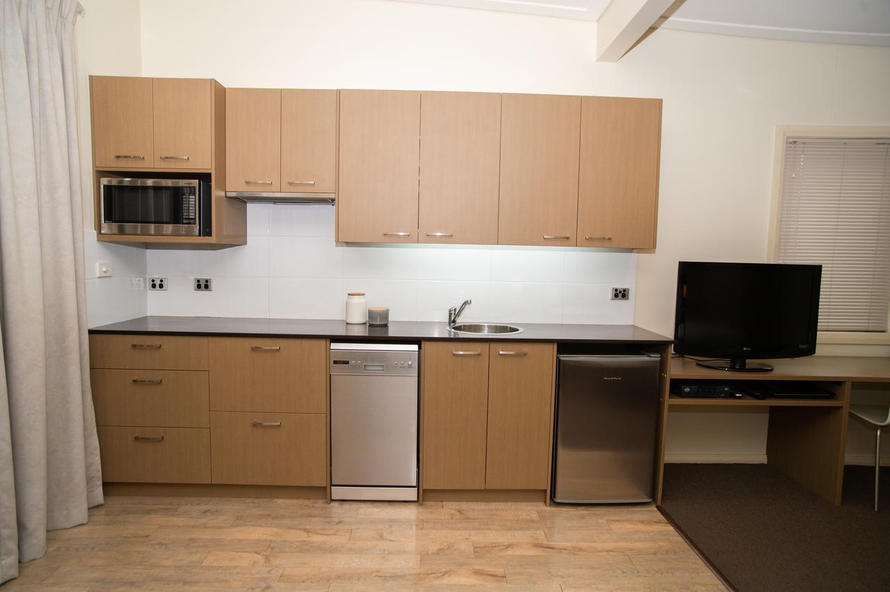 Portman House Motel Скоун Екстериор снимка