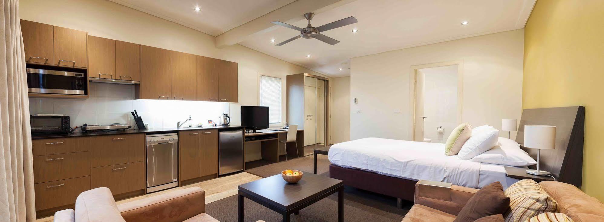 Portman House Motel Скоун Екстериор снимка