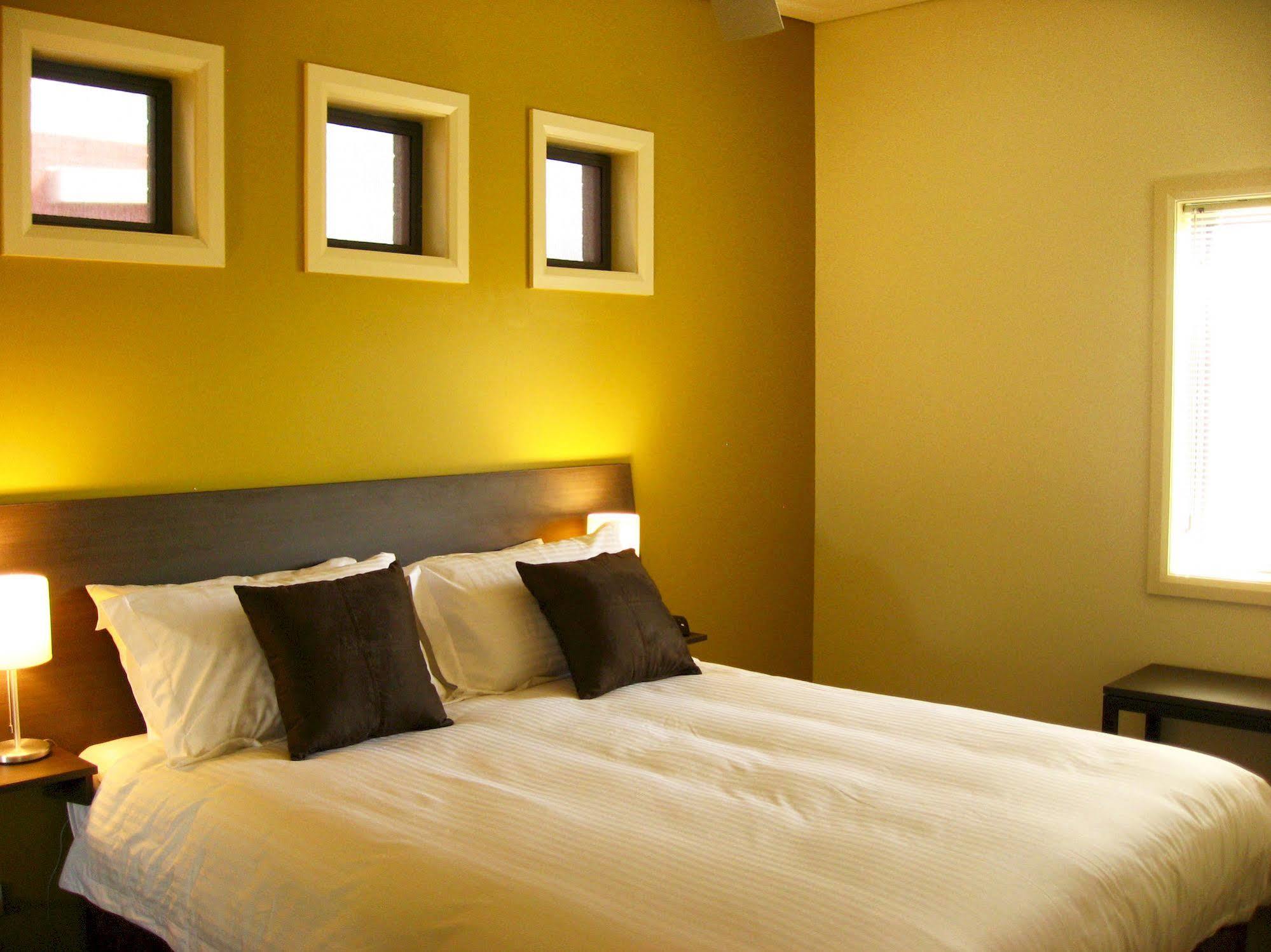Portman House Motel Скоун Екстериор снимка