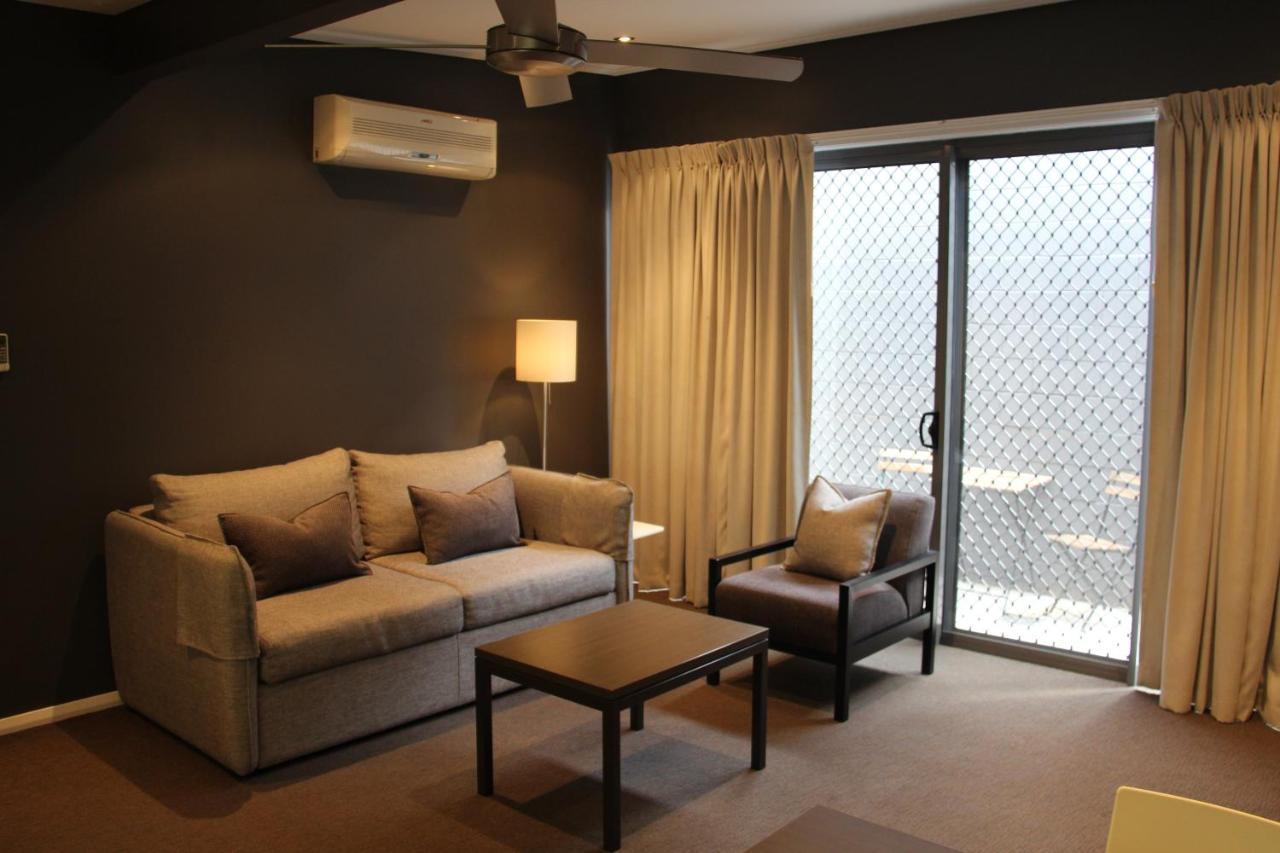 Portman House Motel Скоун Екстериор снимка